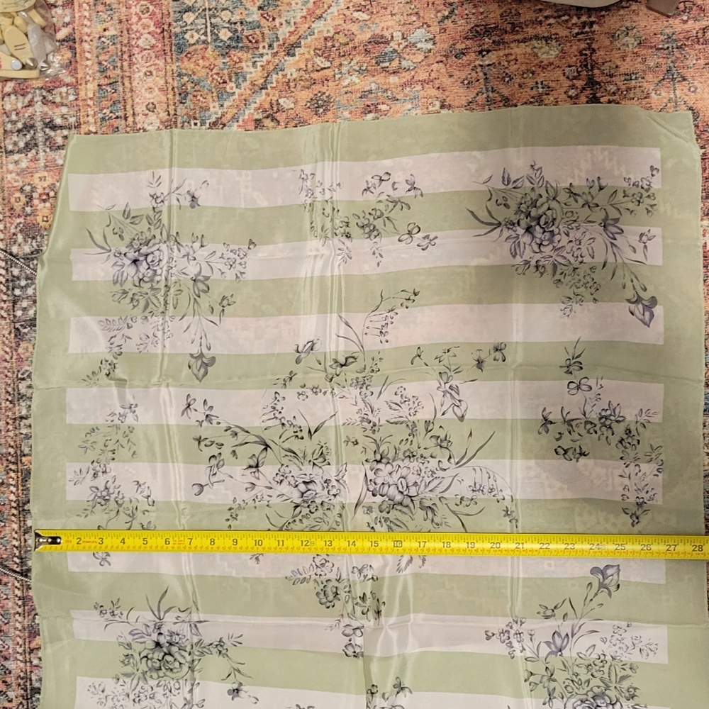 Honey Vintage Silk scarf 28 " sq - Picture 7 of 8